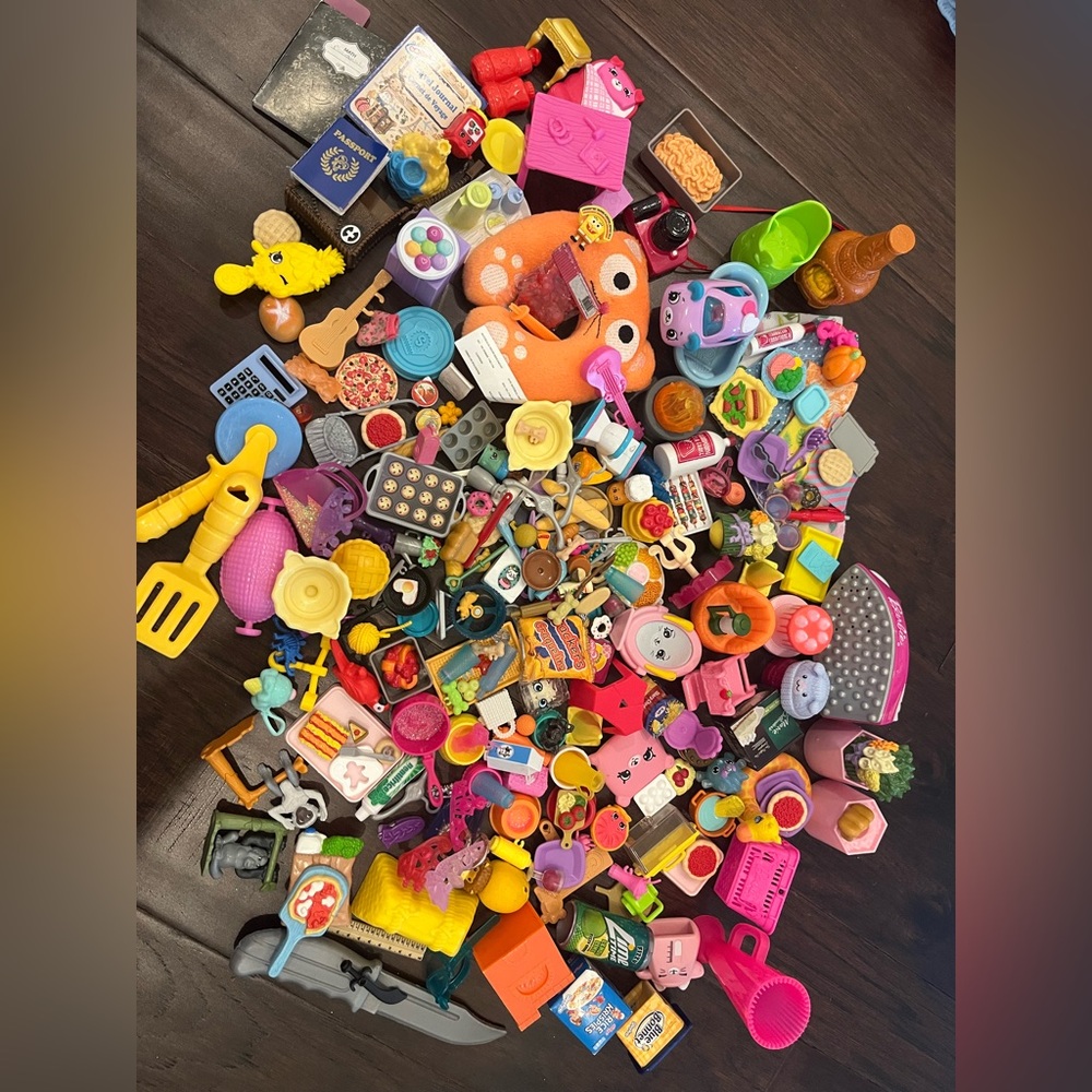 Mixed toy small stuff